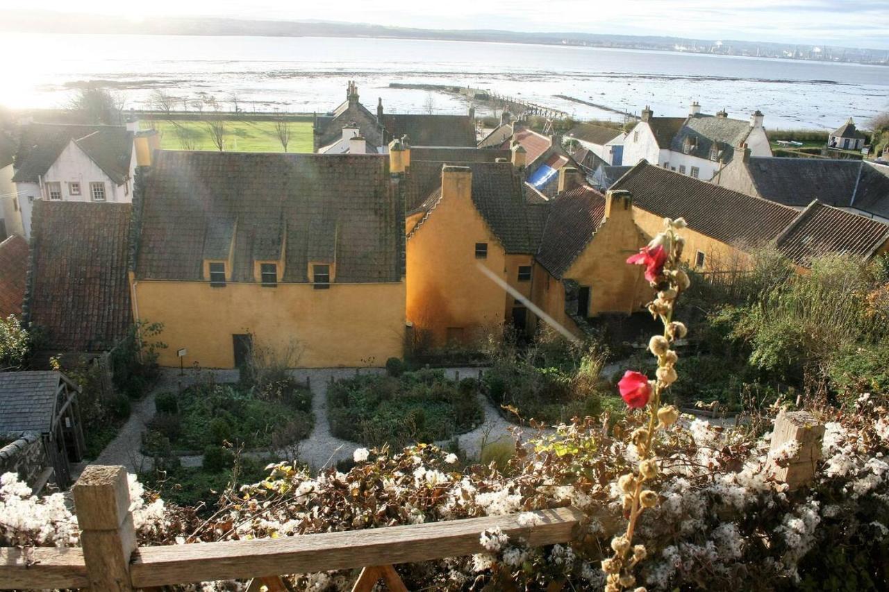 Remarkable 2-Bed Apartment In Culross Exterior photo