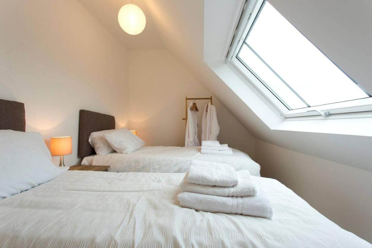 Remarkable 2-Bed Apartment In Culross Exterior photo