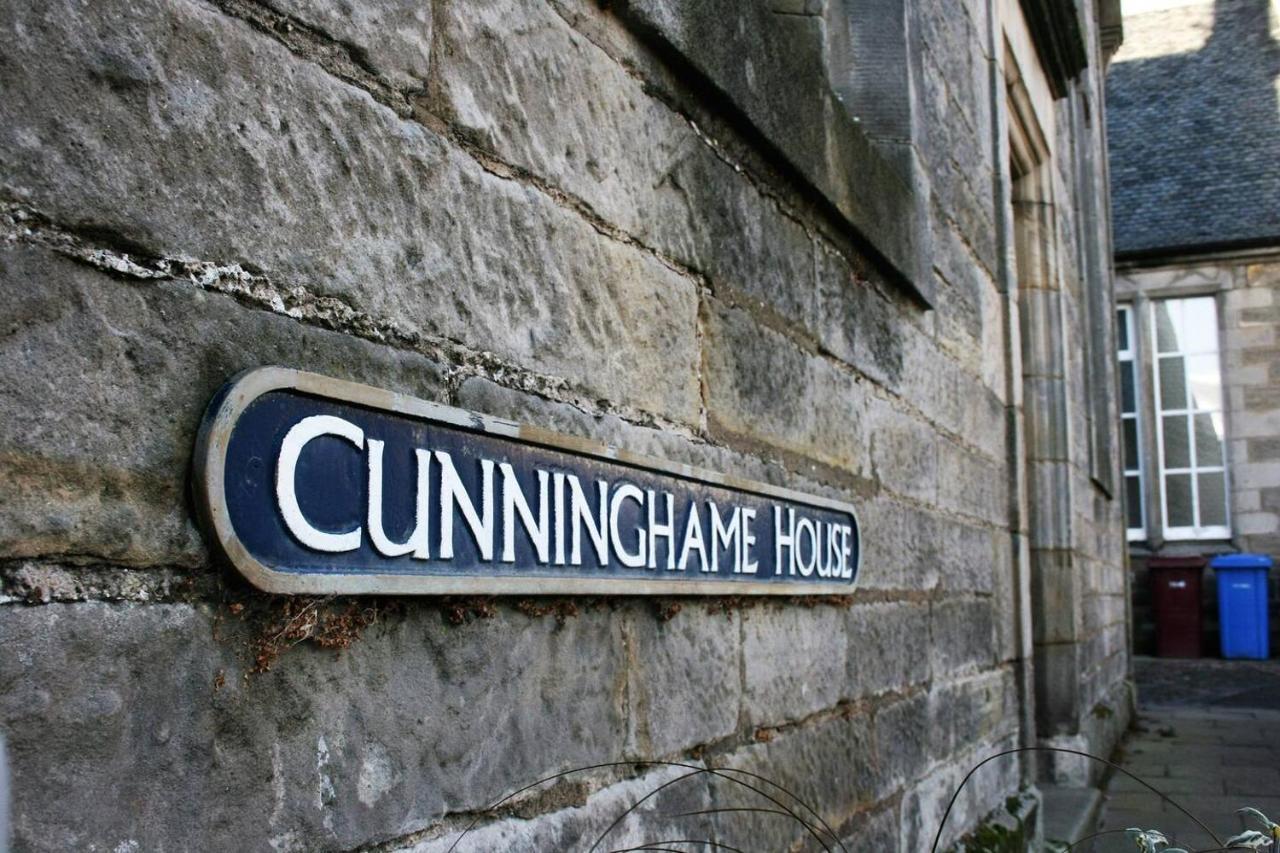 Remarkable 2-Bed Apartment In Culross Exterior photo
