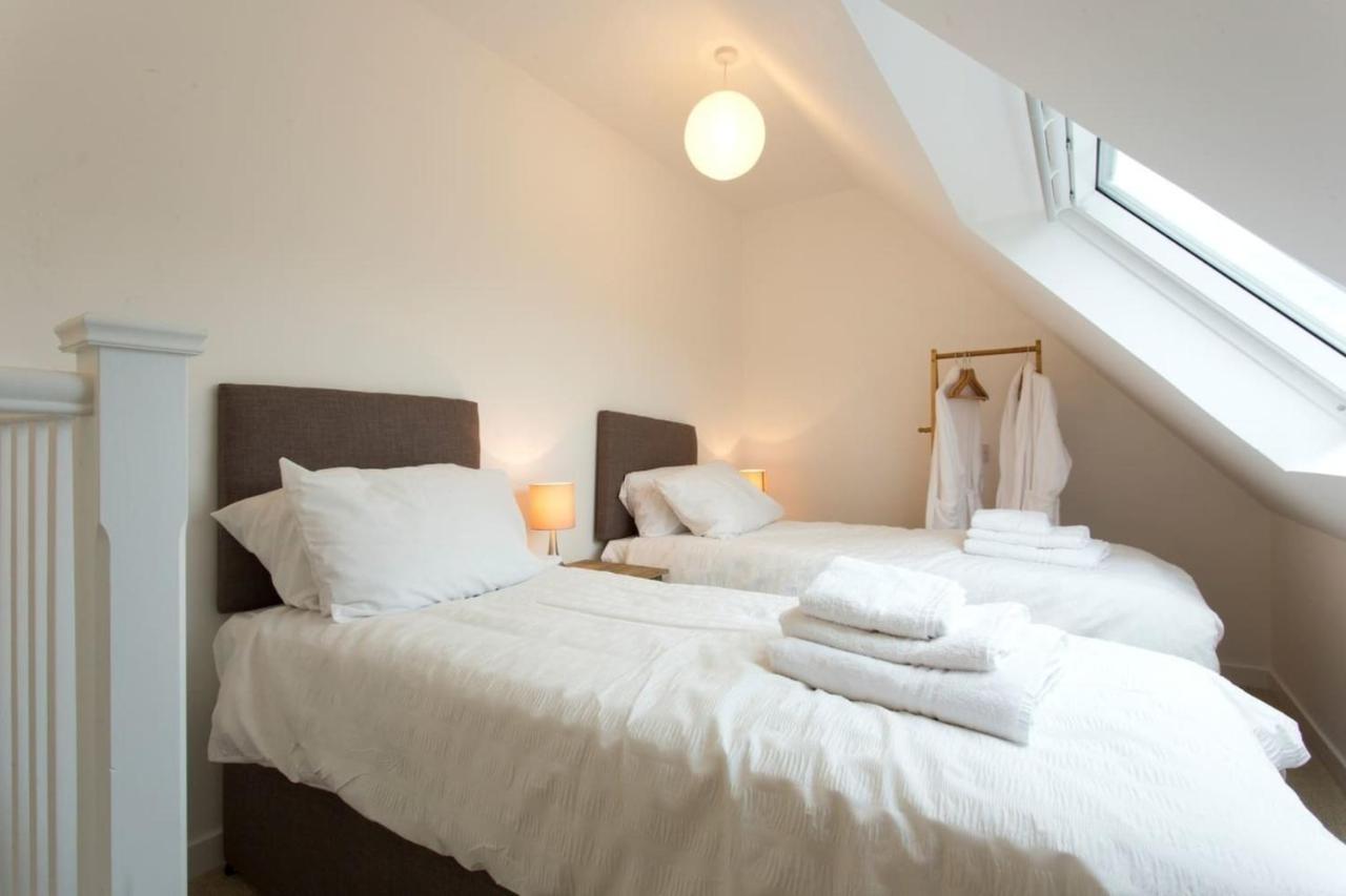 Remarkable 2-Bed Apartment In Culross Exterior photo